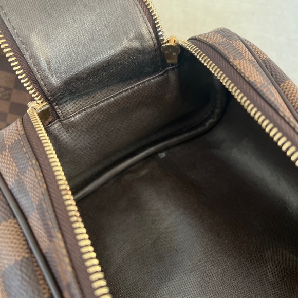 🎊2x HOST PICK🎊 Rare LV Dopp Kit King Size Toiletry Bag Clutch, **PRICE FIRM** - Picture 8 of 17